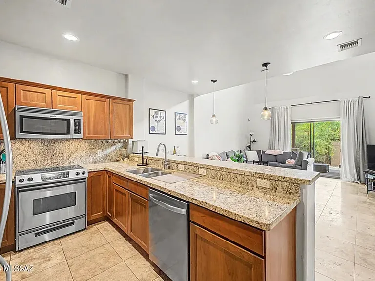 4112 N Thurston Ln #100 — Photo 17