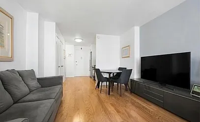 Rented by ER (DO NOT USE)