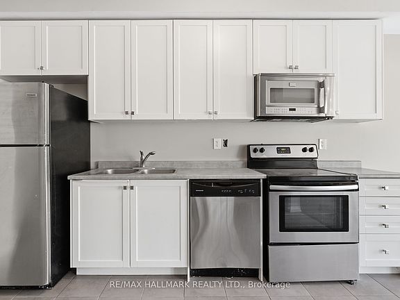 5th image of 38 Deneb St