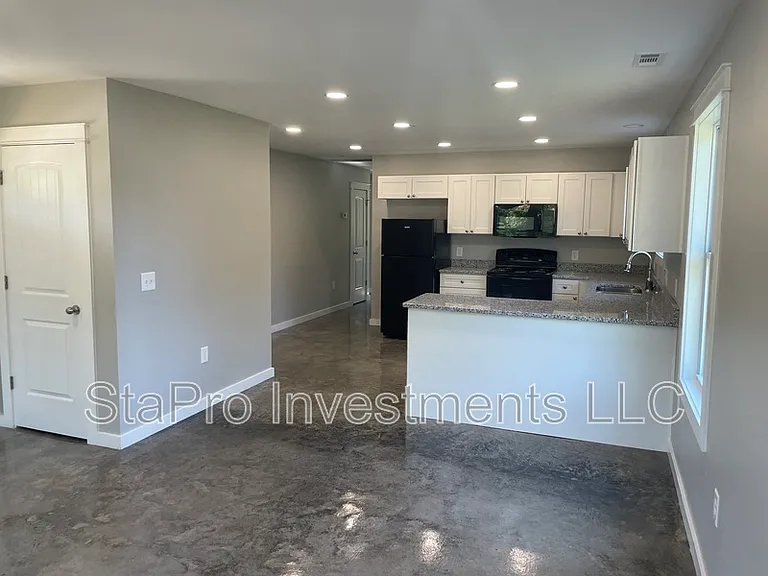 1128 Slaters Creek Rd #A — Photo 5