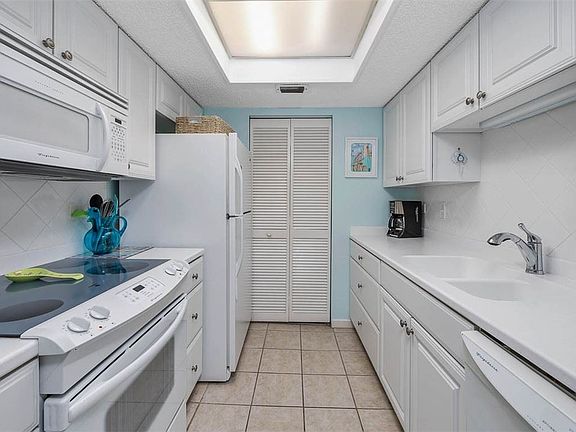 2nd image of 1400 Ocean Blvd #203-203-20