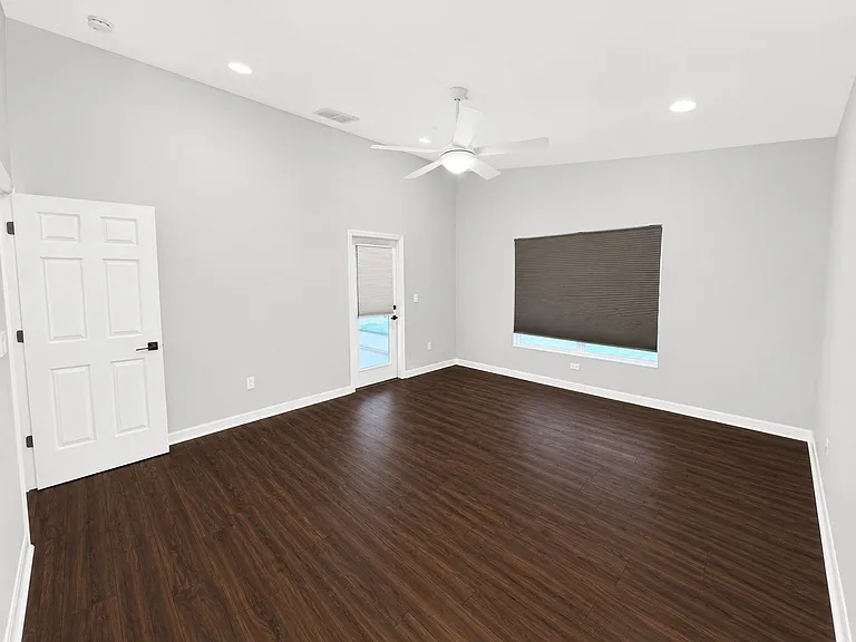 9253 Beaufort Ct — Photo 5