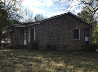 202 S Broad St #A, Westminster, SC 29693