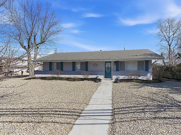 2nd image of 1195 Fischer Boulevard