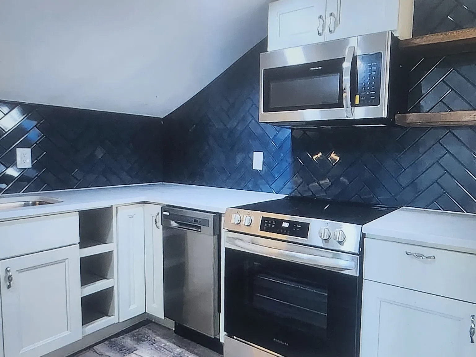 1 bed, 700 sqft, $1,600 — Photo 1