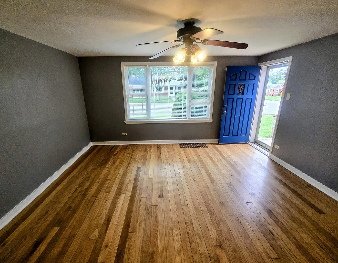 2 bed, 861 sqft, $1,950 — Photo 3