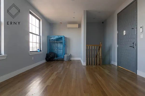 Rented by ERNY LLC | media 4