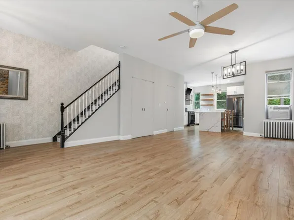 525 East 235th Street image 9 of 23