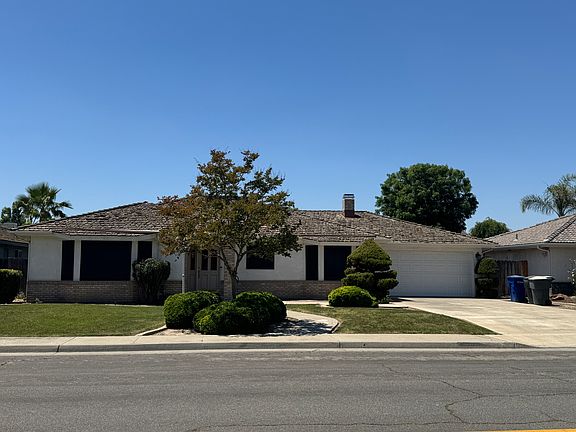 2nd image of 2982 Aspen St