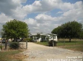 305 Lakeview Dr, Pleasanton, TX 78064