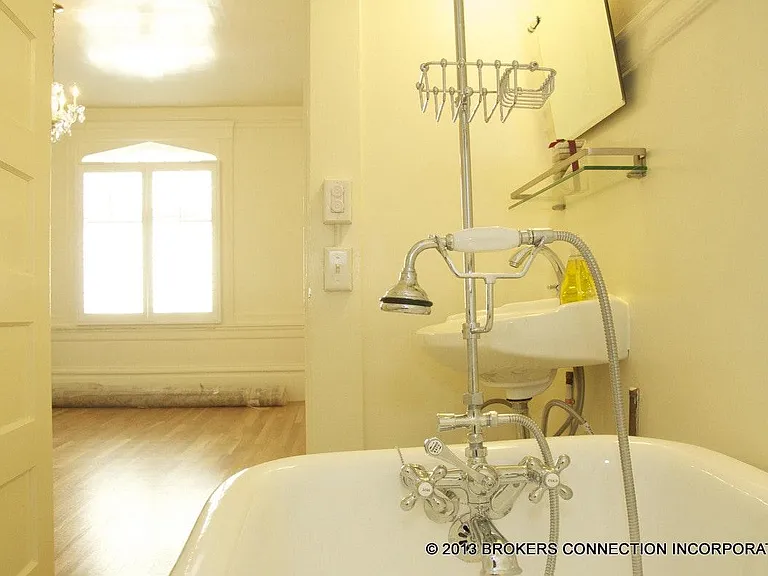 952 Powell St #14 — Photo 18