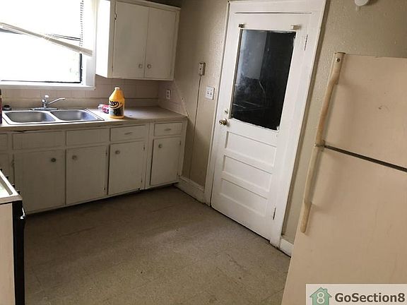 5th image of 3260 Penick St