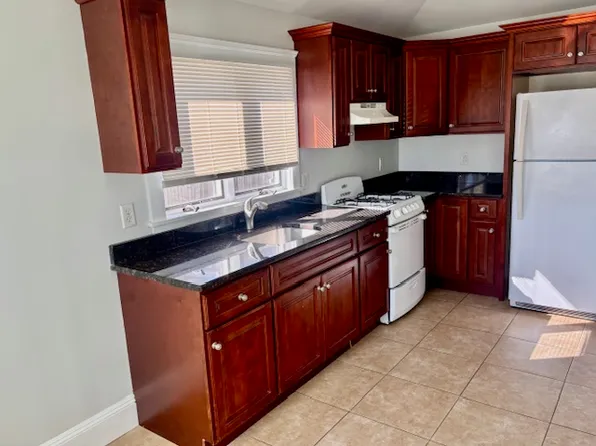 7 Park Ave, Babylon, NY