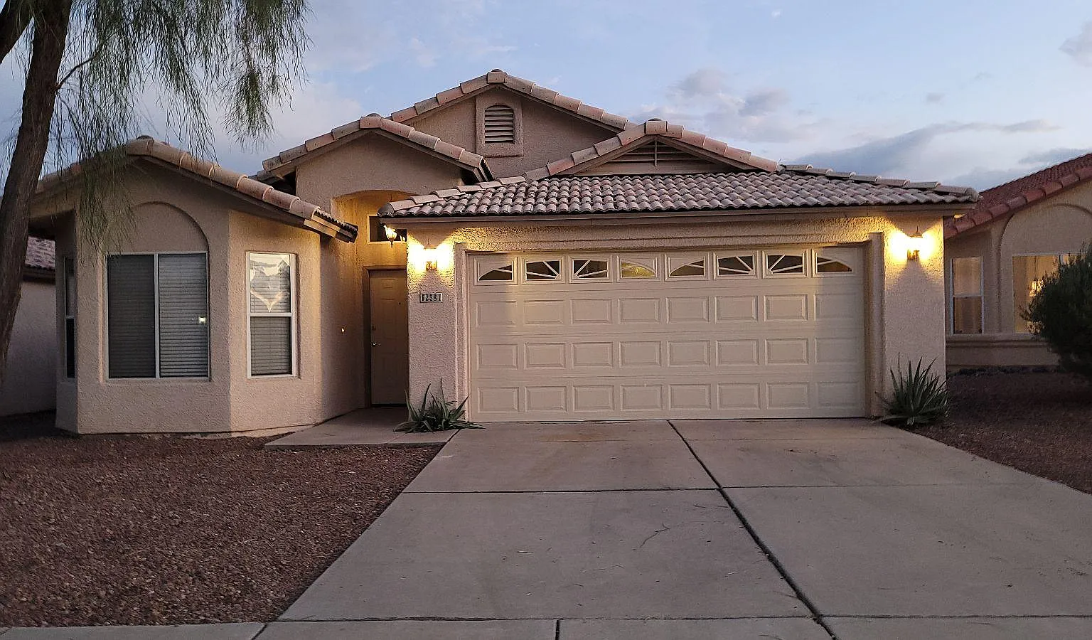 2381 W Silverbell Tree Dr — Photo 1