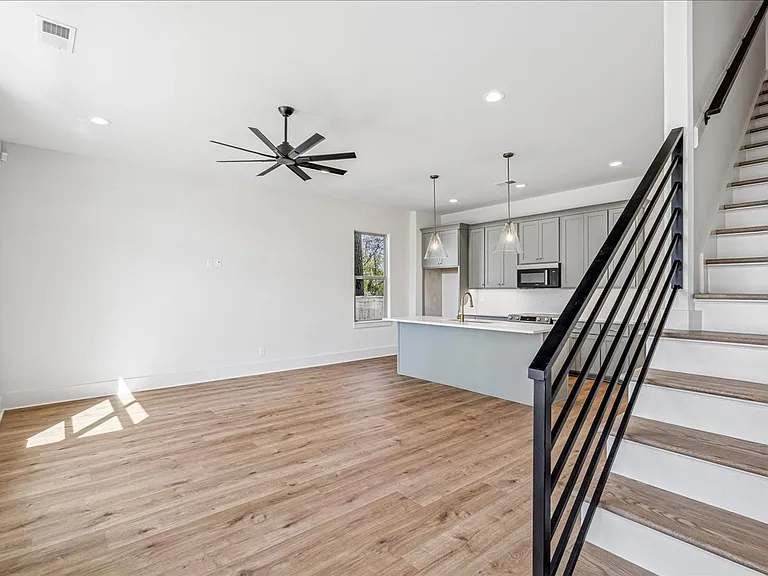 5486 End Village Dr E — Photo 11