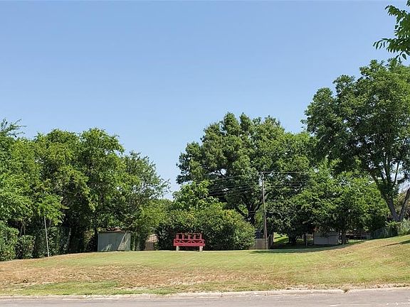 5th image of 508 W Kaufman St