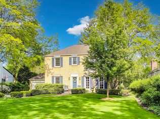 19 Timber Ln, Northbrook, IL 60062