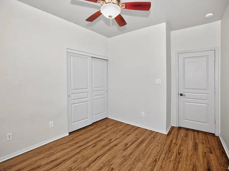 2523 S 41st Way — Photo 8