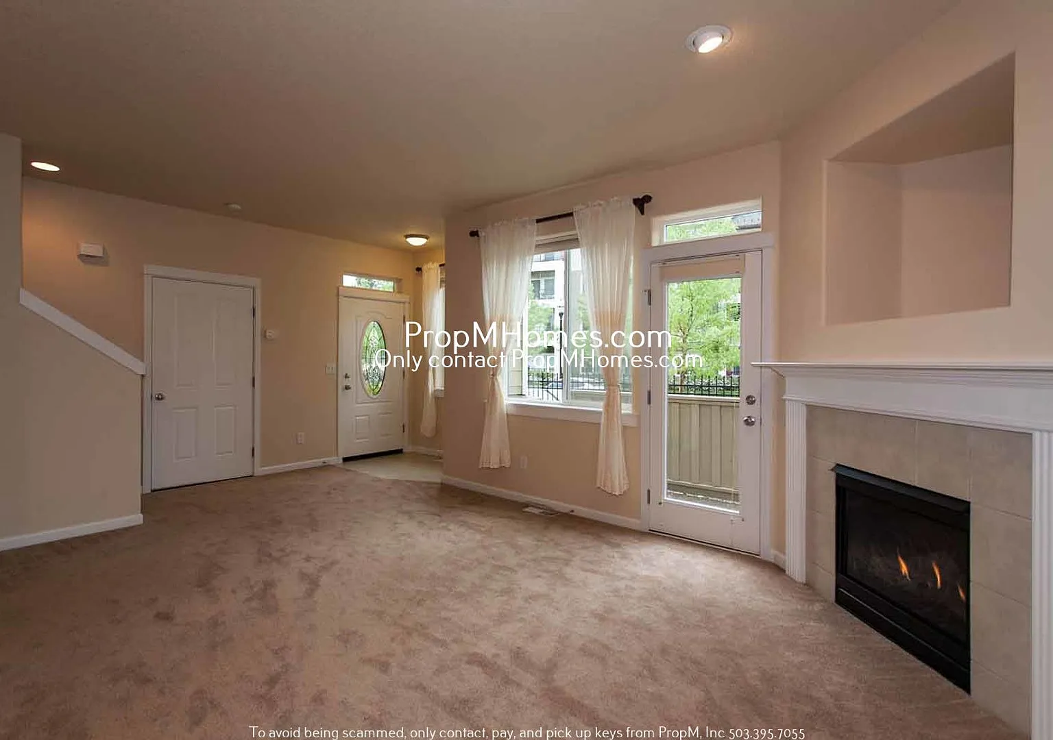 Gorgeous Two Bedroom Townhome In Gresham! In a Gated Community! — Photo 3