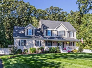 6 Sharpe Dr, Bellingham, MA 02019