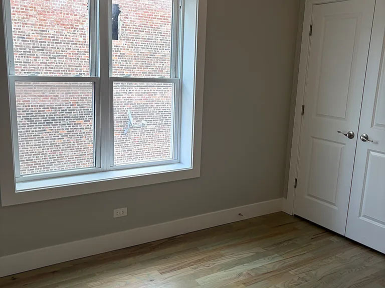 1347 W 47th St #2E — Photo 11