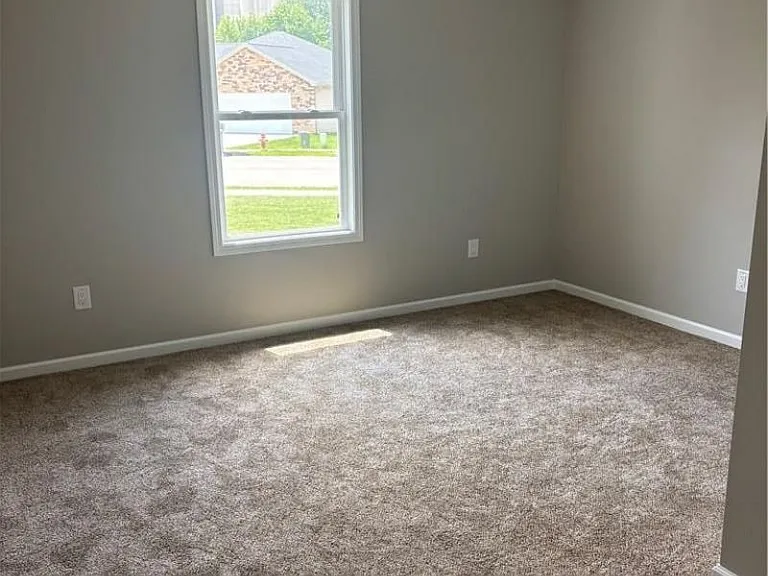 512 Cherry Ln — Photo 9