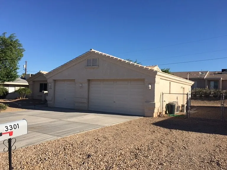 3301 Tolteca Dr — Photo 2