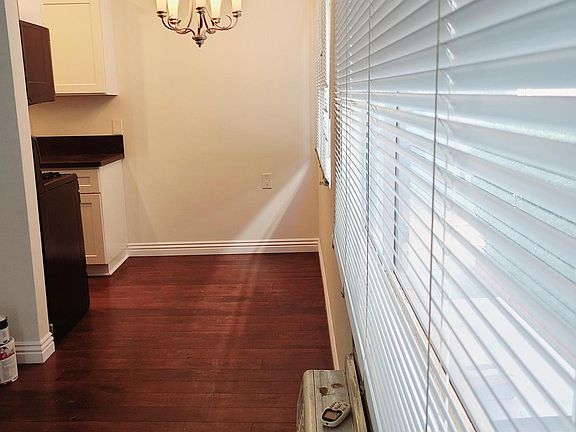 2nd image of 4019 W Magnolia Blvd APT B