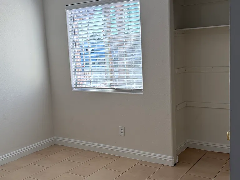 4820 Patterson Ave — Photo 25
