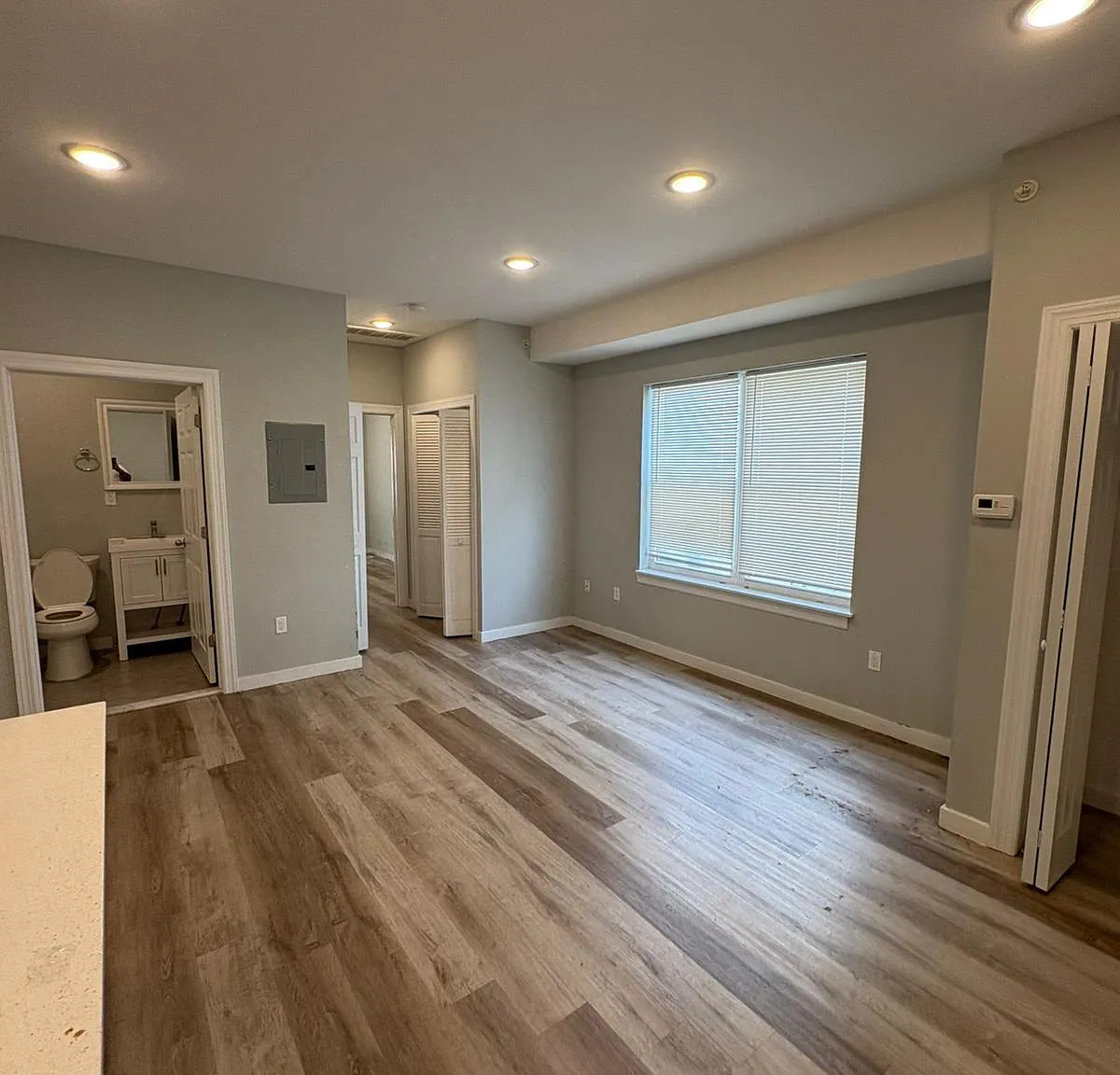 1 bed, $1,636 — Photo 4