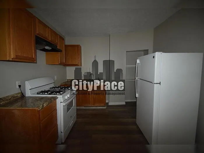 2862 Highland Pl — Photo 9