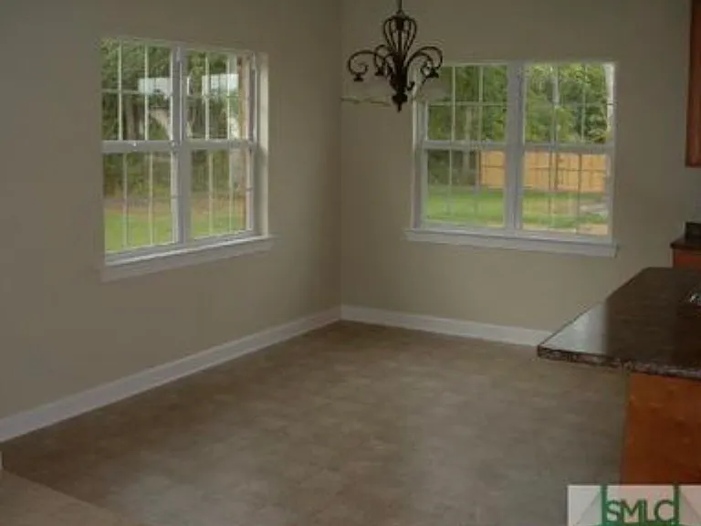 118 Penny Ln — Photo 4