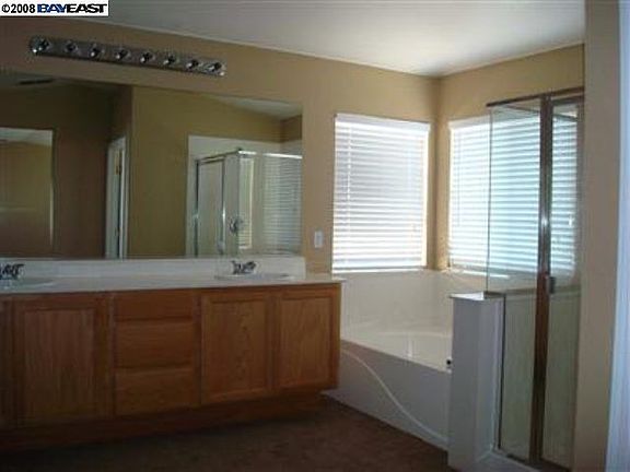 4th image of 3132 Tenaya Ln