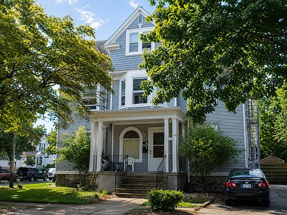 2nd image of 720 Catherine St
