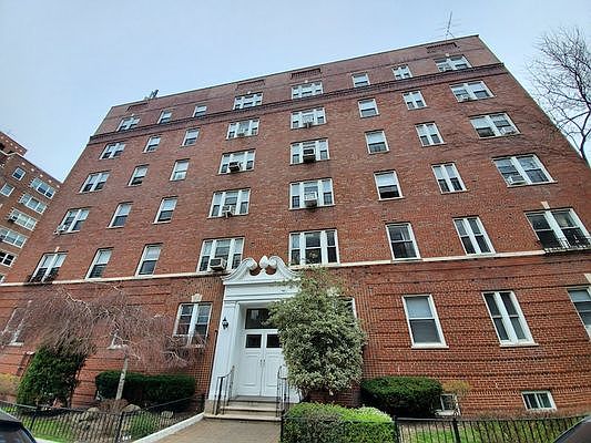 2nd image of 69-81 108th St #3HW