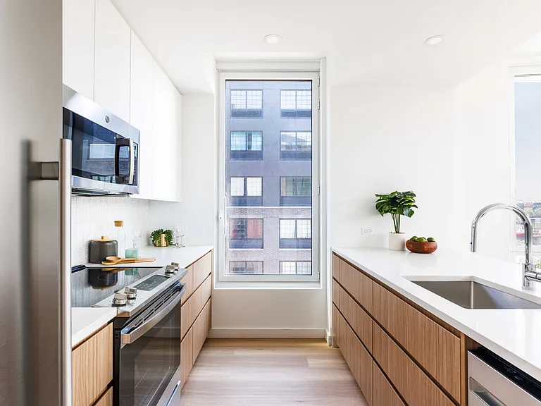 540 Waverly Ave #3B — Photo 8