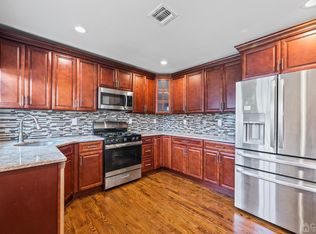 8 Guilfoyle Ter, Sayreville, NJ 08872