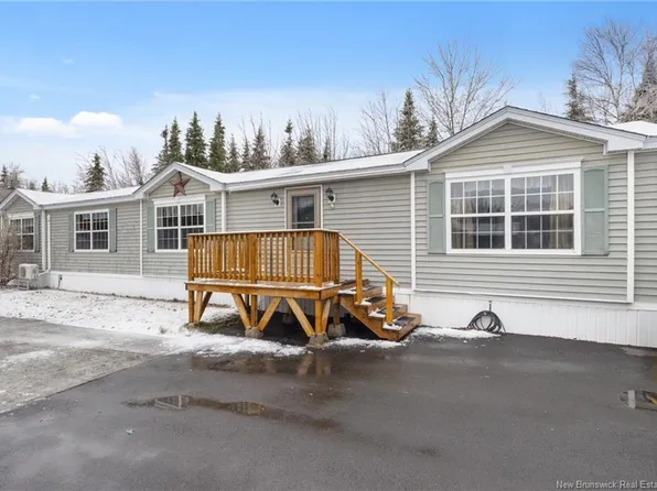 11 Wendy Cres, Lincoln, NB E3B 0M3