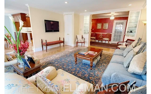 Sold by Douglas Elliman | media 17
