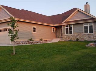 702 Merlot Ln, Cambridge, WI 53523