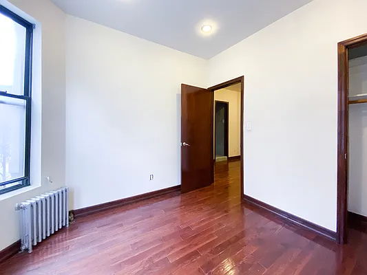 Rented by Kahen Properties | media 11