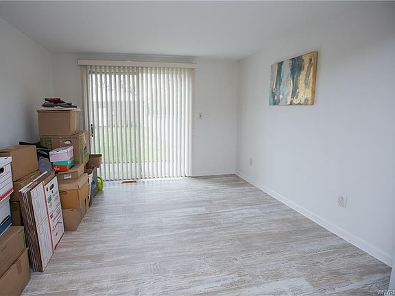 3rd image of 61 Georgian Ln APT 4