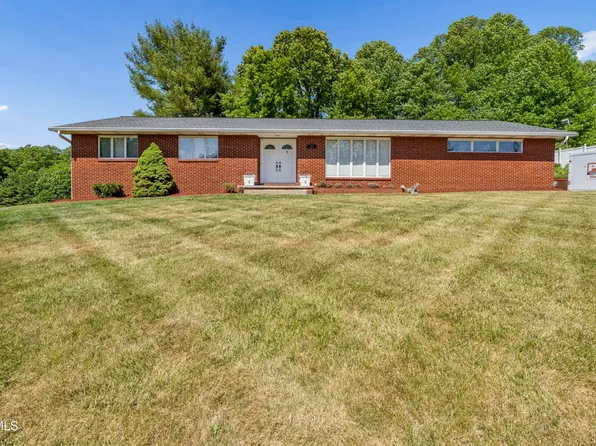 113 Oakwood Ln, Erwin, TN 37650