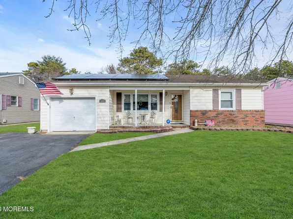 86 Northumberland Drive, Toms River, NJ 08757