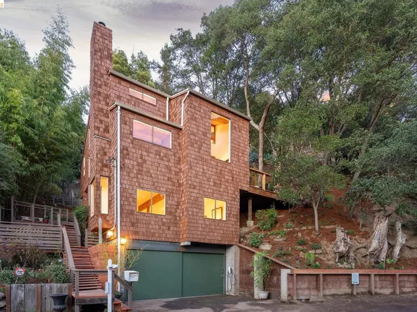 318 Capricorn Ave, Oakland, CA 94611
