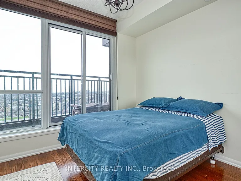 800 Lawrence Ave W #2014 — Photo 16