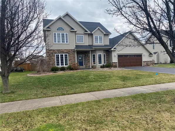 399 Whispering Pines Cir, Rochester, NY 14612