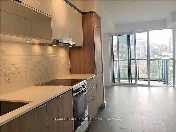 4th image of 159 Wellesley St E #910