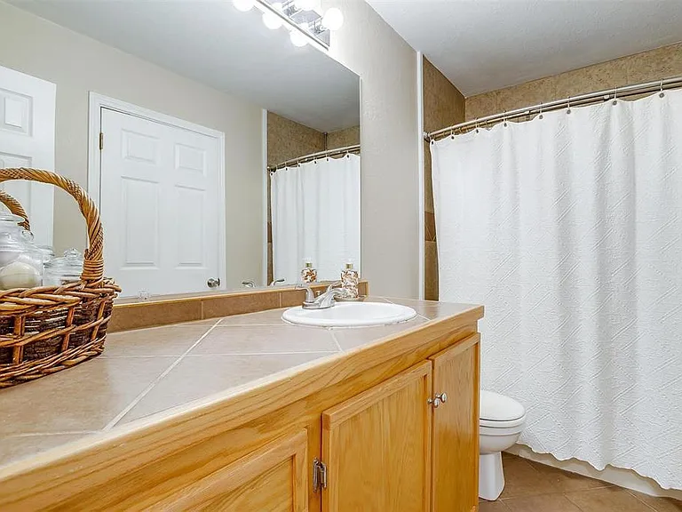 1317 Killian Dr — Photo 8
