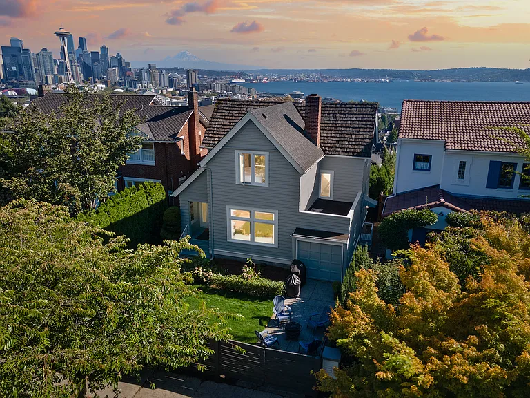 307 W Highland Dr — Photo 1